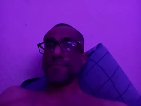 Snapshot of PutoCpsBR chatting on 10-25-25, 09:28 PutoCpsBR online show from 10-25-25, 09:28