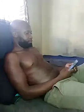 Snapshot of Stallion100 chatting on 01-25-25, 03:52 Stallion100 online show from 01-25-25, 03:52