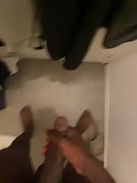 Snapshot of damien954 chatting on 11-09-25, 05:11 damien954 online show from 11-09-25, 05:11