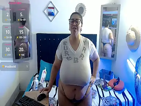 bubis laru53 online show from 10-28-25, 08:22