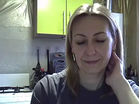 Snapshot of AshleyXHoney chatting on 12-17-25, 07:36 AshleyXHoney online show from 12-17-25, 07:36