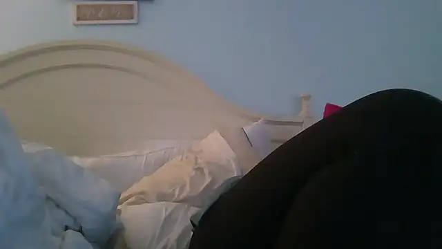 MilfyMrsRobinson online show from 02-09-26, 12:20