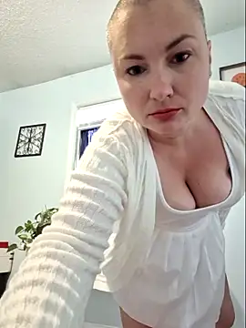 MilfyMrsRobinson online show from 05-16-26, 12:04
