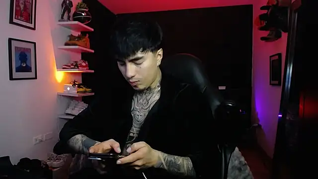 jung dragon online show from 10-29-25, 04:37