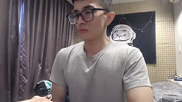 Snapshot of Stevenjt chatting on 01-11-26, 01:43 Stevenjt online show from 01-11-26, 01:43