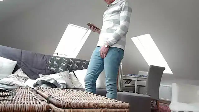 maxmueller321 online show from 04-19-26, 08:02