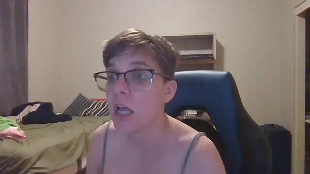 KaliSnow199623 online show from 10-22-25, 03:07