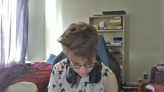 Snapshot of KaliSnow199623 chatting on 02-05-26, 12:04 KaliSnow199623 online show from 02-05-26, 12:04