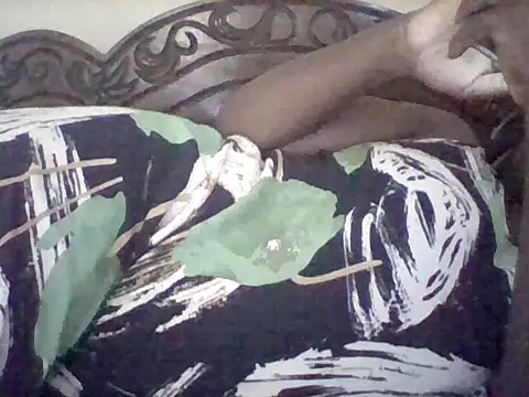 Snapshot of missarpie chatting on 06-17-26, 06:05 missarpie online show from 06-17-26, 06:05