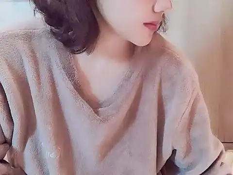 Snapshot of Pink_cream chatting on 12-28-24, 01:18 Pink cream online show from 12-28-24, 01:18