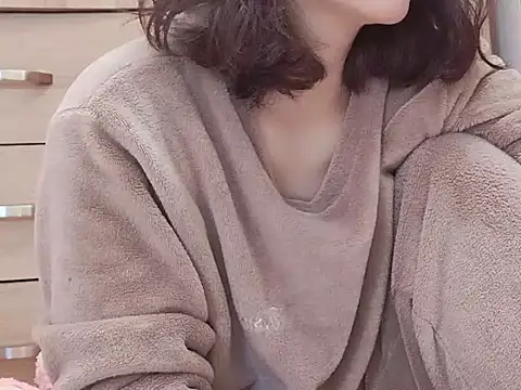 Snapshot of Pink_cream chatting on 03-01-25, 12:50 Pink cream online show from 03-01-25, 12:50