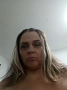 Snapshot of hugebobbs chatting on 12-23-25, 07:50 hugebobbs online show from 12-23-25, 07:50