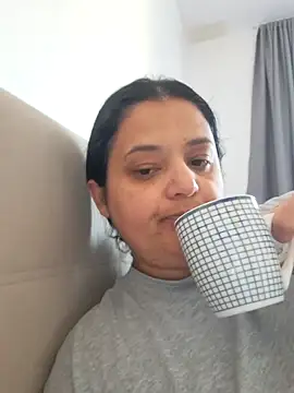 sarahhh1987 online show from 04-21-26, 07:03