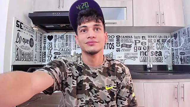 Snapshot of guy_master chatting on 12-24-24, 05:02 guy master online show from 12-24-24, 05:02