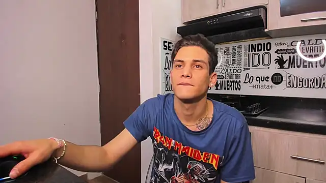 Snapshot of guy_master chatting on 01-04-25, 08:49 guy master online show from 01-04-25, 08:49