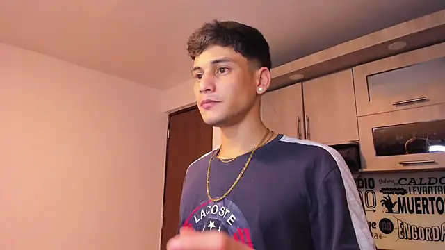 Snapshot of guy_master chatting on 01-08-25, 09:21 guy master online show from 01-08-25, 09:21