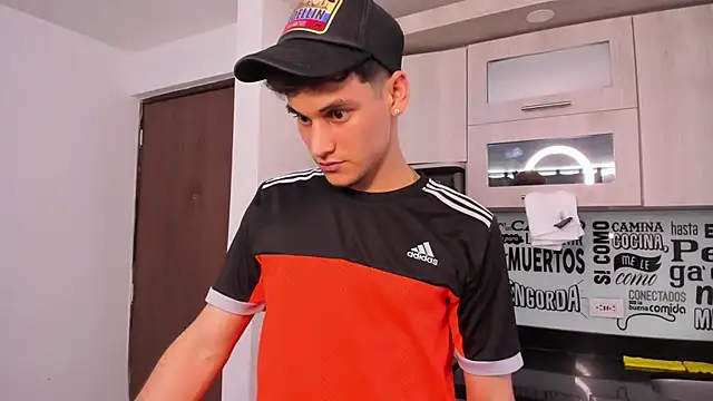 Snapshot of guy_master chatting on 01-11-25, 02:25 guy master online show from 01-11-25, 02:25