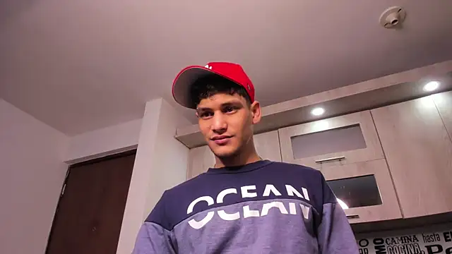 Snapshot of guy_master chatting on 01-12-25, 07:53 guy master online show from 01-12-25, 07:53