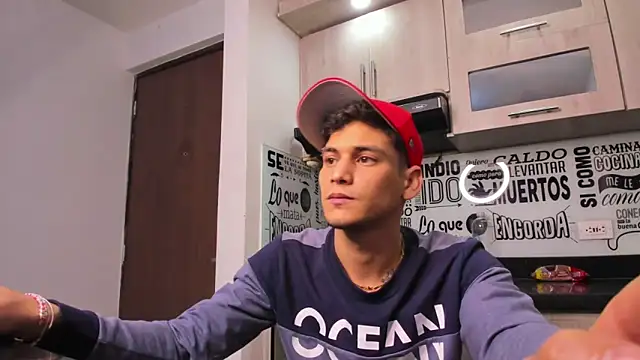 Snapshot of guy_master chatting on 01-12-25, 10:56 guy master online show from 01-12-25, 10:56