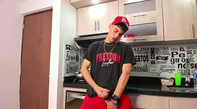 Snapshot of guy_master chatting on 01-15-25, 07:48 guy master online show from 01-15-25, 07:48