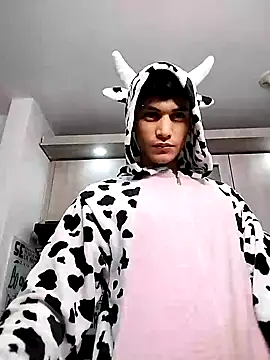 Snapshot of guy_master chatting on 01-16-25, 01:25 guy master online show from 01-16-25, 01:25