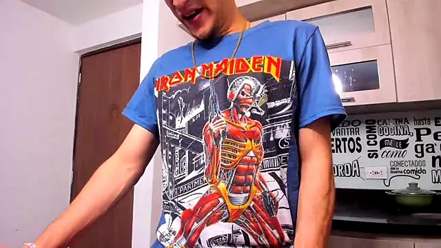 Snapshot of guy_master chatting on 01-17-25, 04:49 guy master online show from 01-17-25, 04:49