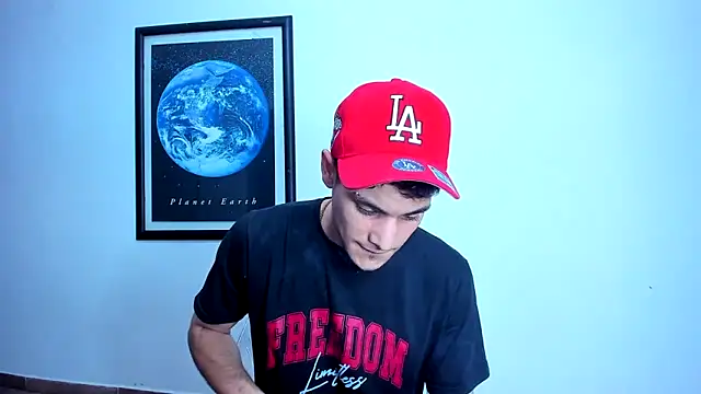 Snapshot of guy_master chatting on 01-29-25, 06:22 guy master online show from 01-29-25, 06:22