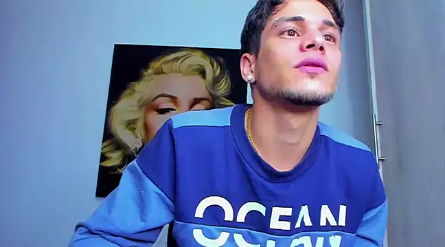 Snapshot of guy_master chatting on 02-06-25, 10:04 guy master online show from 02-06-25, 10:04