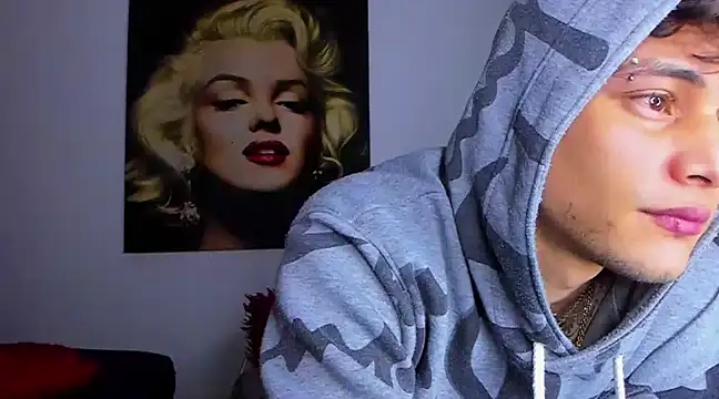 Snapshot of guy_master chatting on 03-15-25, 09:41 guy master online show from 03-15-25, 09:41