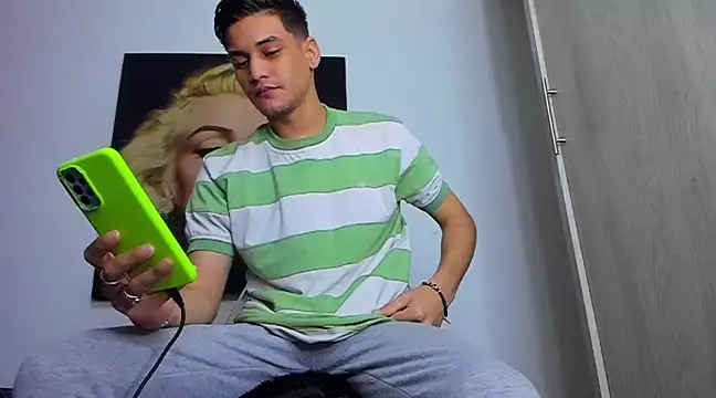 Snapshot of guy_master chatting on 03-18-25, 08:58 guy master online show from 03-18-25, 08:58