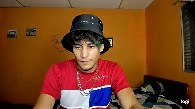 Snapshot of guy_master chatting on 10-09-25, 08:23 guy master online show from 10-09-25, 08:23