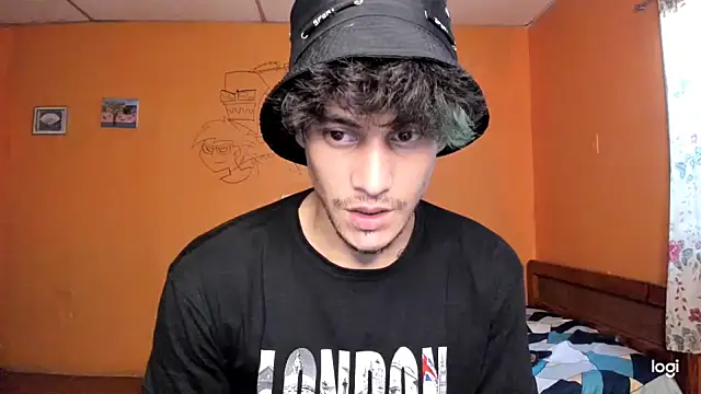 Snapshot of guy_master chatting on 10-16-25, 07:48 guy master online show from 10-16-25, 07:48