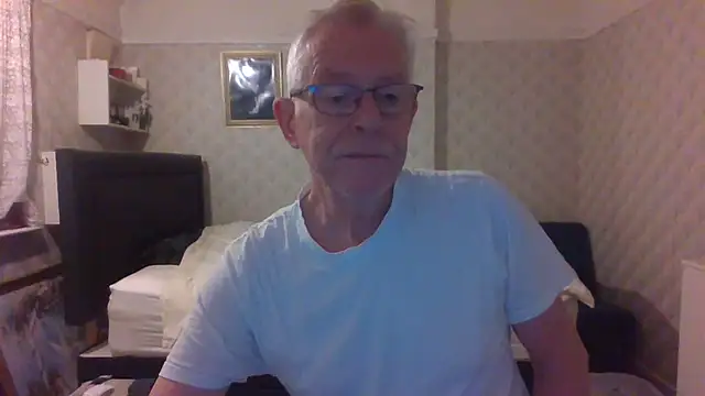Snapshot of shaun63m chatting on 02-15-26, 01:46 shaun63m online show from 02-15-26, 01:46