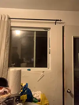 Snapshot of holyeroticss chatting on 11-17-25, 02:06 holyeroticss online show from 11-17-25, 02:06