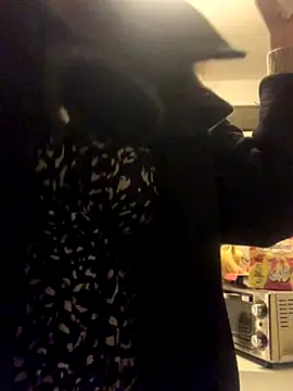 Snapshot of holyeroticss chatting on 12-04-25, 10:29 holyeroticss online show from 12-04-25, 10:29