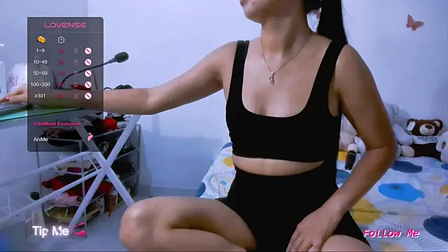 Snapshot of Alyson0001 chatting on 11-18-25, 12:16 Alyson0001 online show from 11-18-25, 12:16