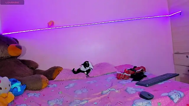 Snapshot of Canndy88htxx chatting on 11-29-25, 10:57 Canndy88htxx online show from 11-29-25, 10:57