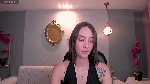 Snapshot of AnaisNin chatting on 01-31-25, 12:07 AnaisNin online show from 01-31-25, 12:07