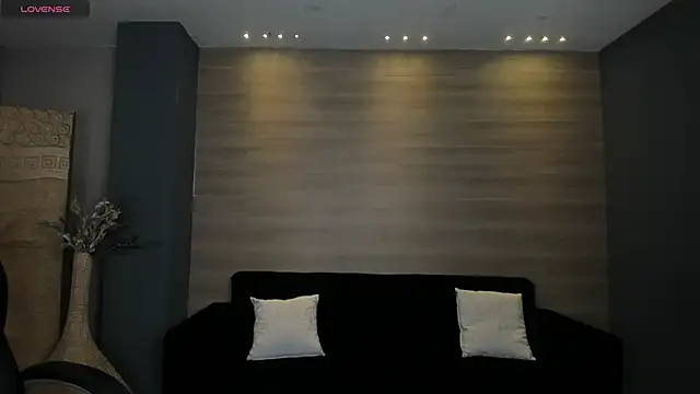 Snapshot of AnaisNin chatting on 02-06-25, 12:37 AnaisNin online show from 02-06-25, 12:37