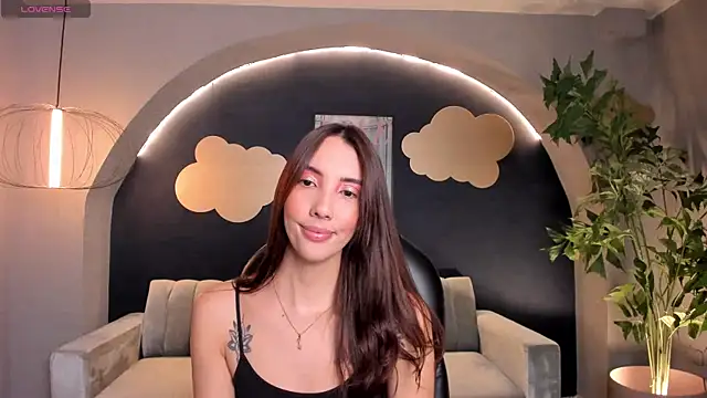 Snapshot of AnaisNin chatting on 02-13-25, 12:00 AnaisNin online show from 02-13-25, 12:00