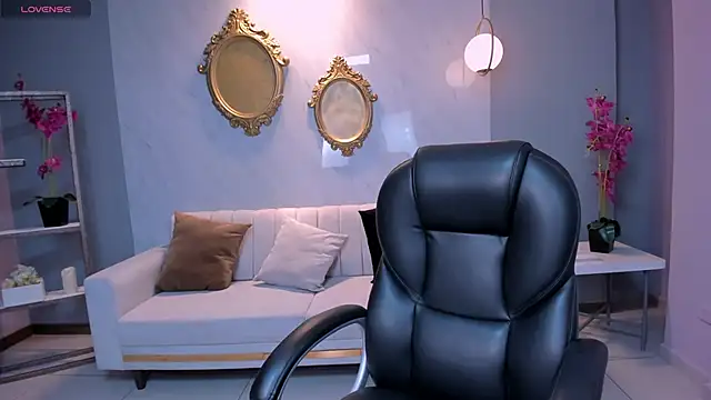 Snapshot of AnaisNin chatting on 03-05-25, 01:28 AnaisNin online show from 03-05-25, 01:28