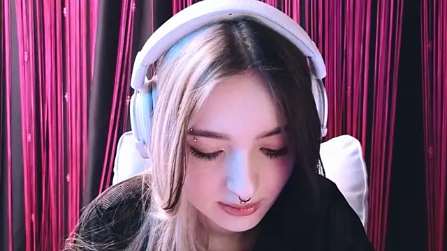 Avi Nile online show from 02-18-25, 05:42