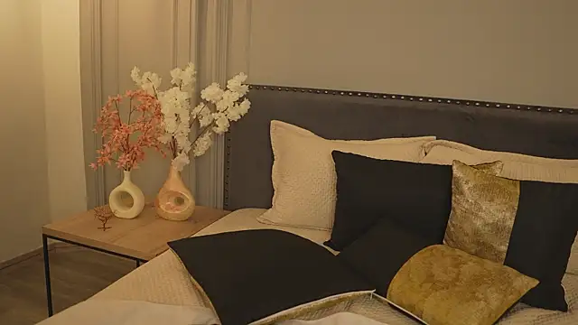 IrisBaker online show from 03-08-26, 02:59