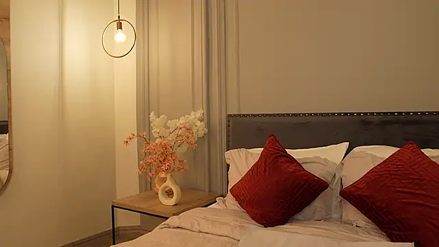 IrisBaker online show from 04-21-26, 09:28