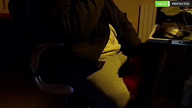 Snapshot of MultiOrgasmicLover chatting on 03-21-25, 05:34 MultiOrgasmicLover online show from 03-21-25, 05:34