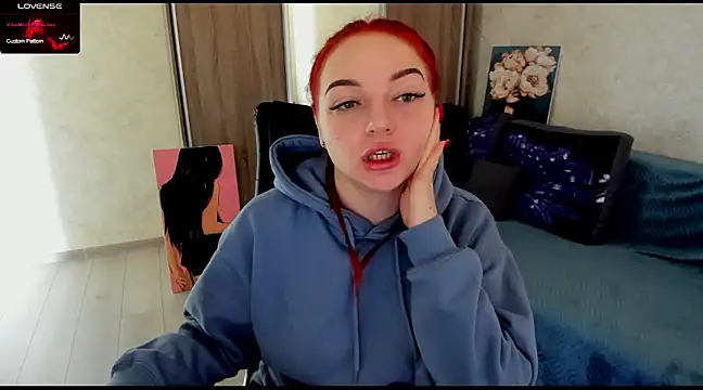 Snapshot of Stella__Cox chatting on 02-08-25, 10:29 Stella Cox online show from 02-08-25, 10:29