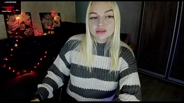 Snapshot of Stella__Cox chatting on 10-23-25, 06:13 Stella Cox online show from 10-23-25, 06:13