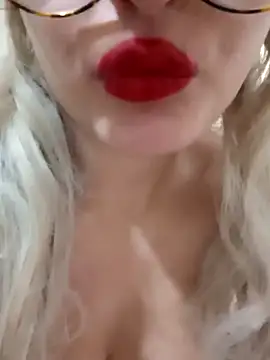 Snapshot of afrodizyak chatting on 12-21-24, 12:49 afrodizyak online show from 12-21-24, 12:49