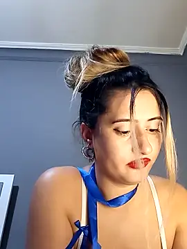 Snapshot of afrodizyak chatting on 01-28-25, 07:10 afrodizyak online show from 01-28-25, 07:10