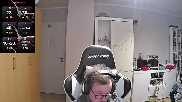 larsgessner30 online show from 10-19-25, 09:15